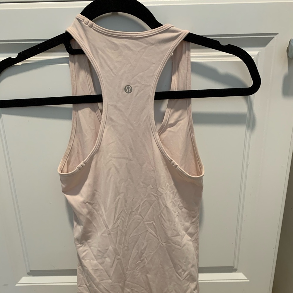 Lululemon size 2 nulux tank top